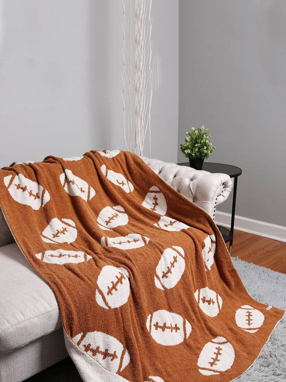 Rugby-Inspired Chestnut and Brown Color Block Fleece Blanket - Cozy Home Decor Addition