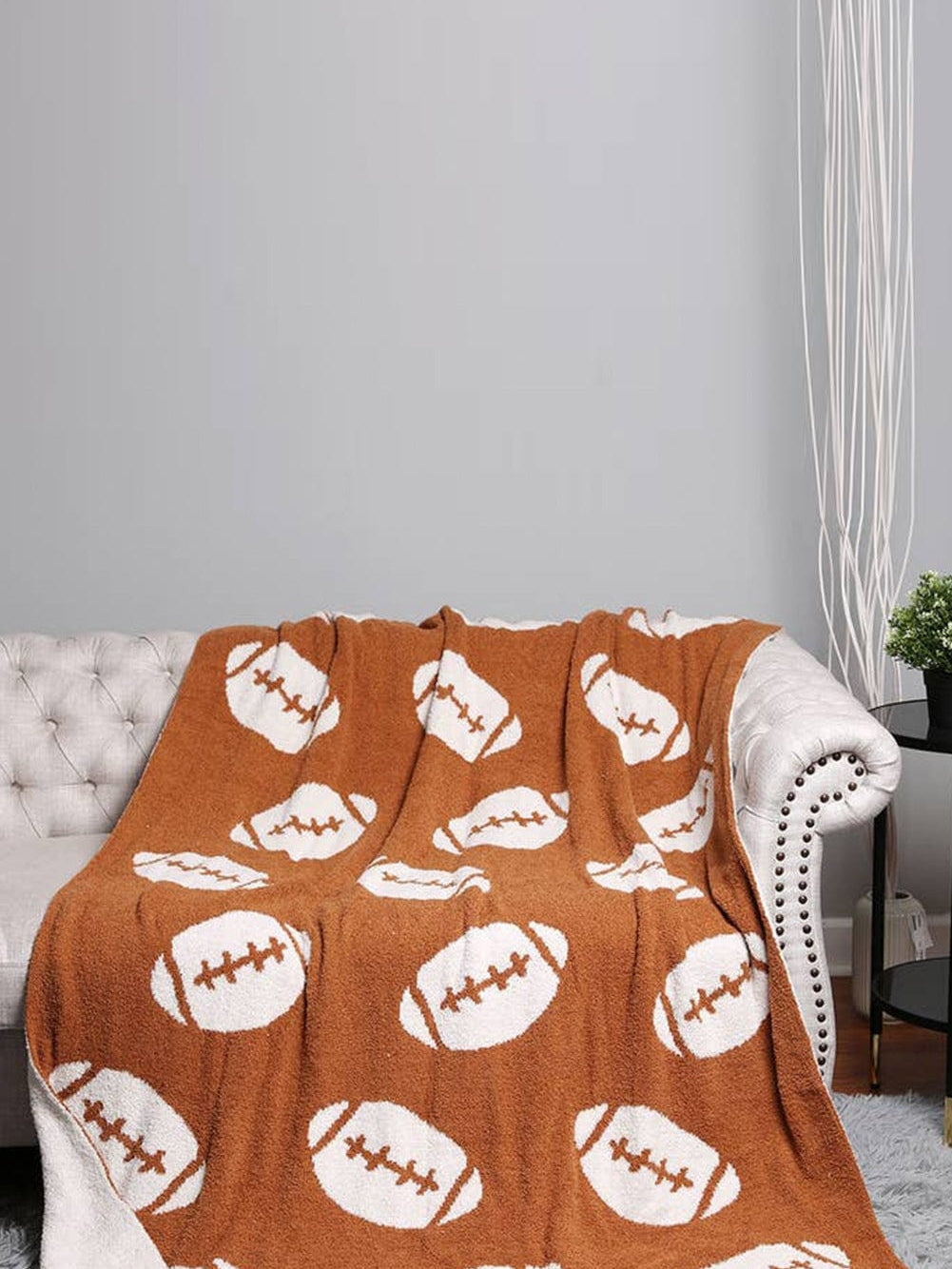Rugby-Inspired Chestnut and Brown Color Block Fleece Blanket - Cozy Home Decor Addition