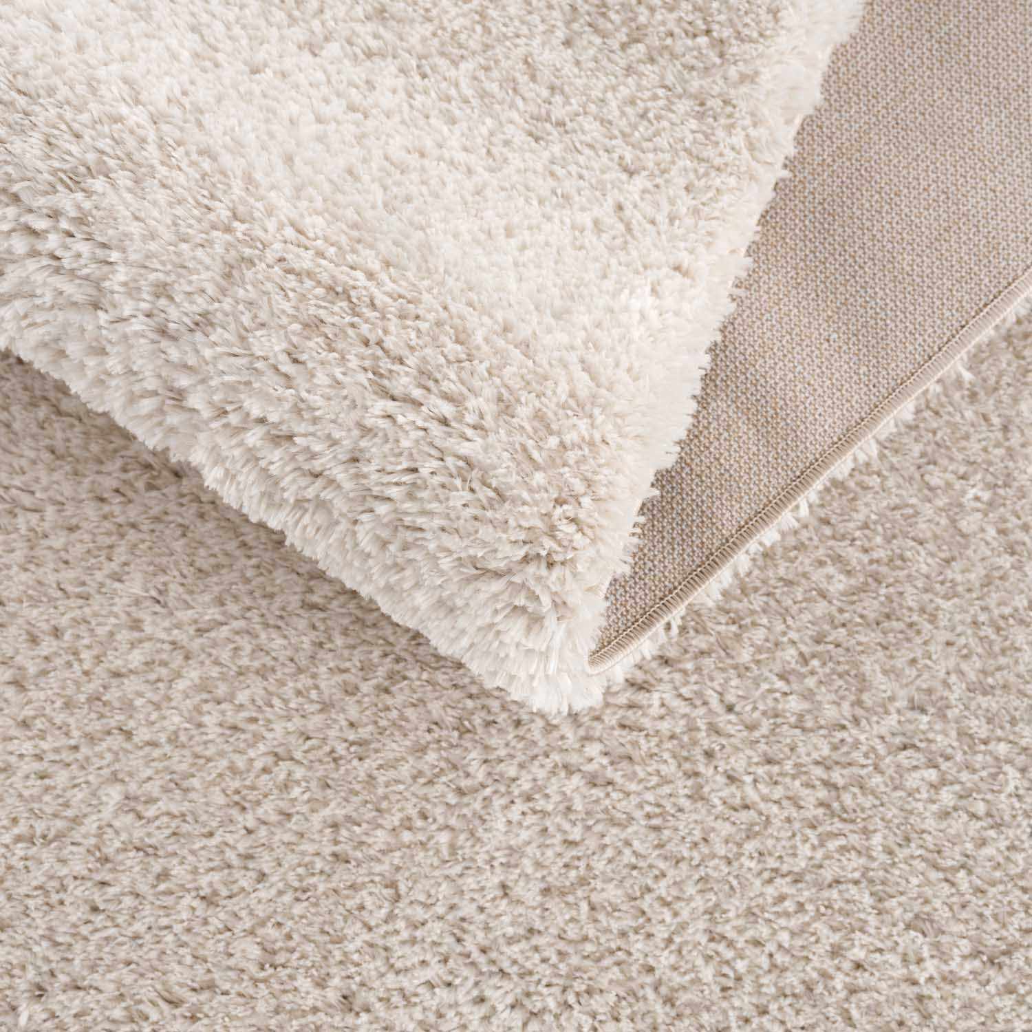 Alfombra de felpa sólida color beige celestial