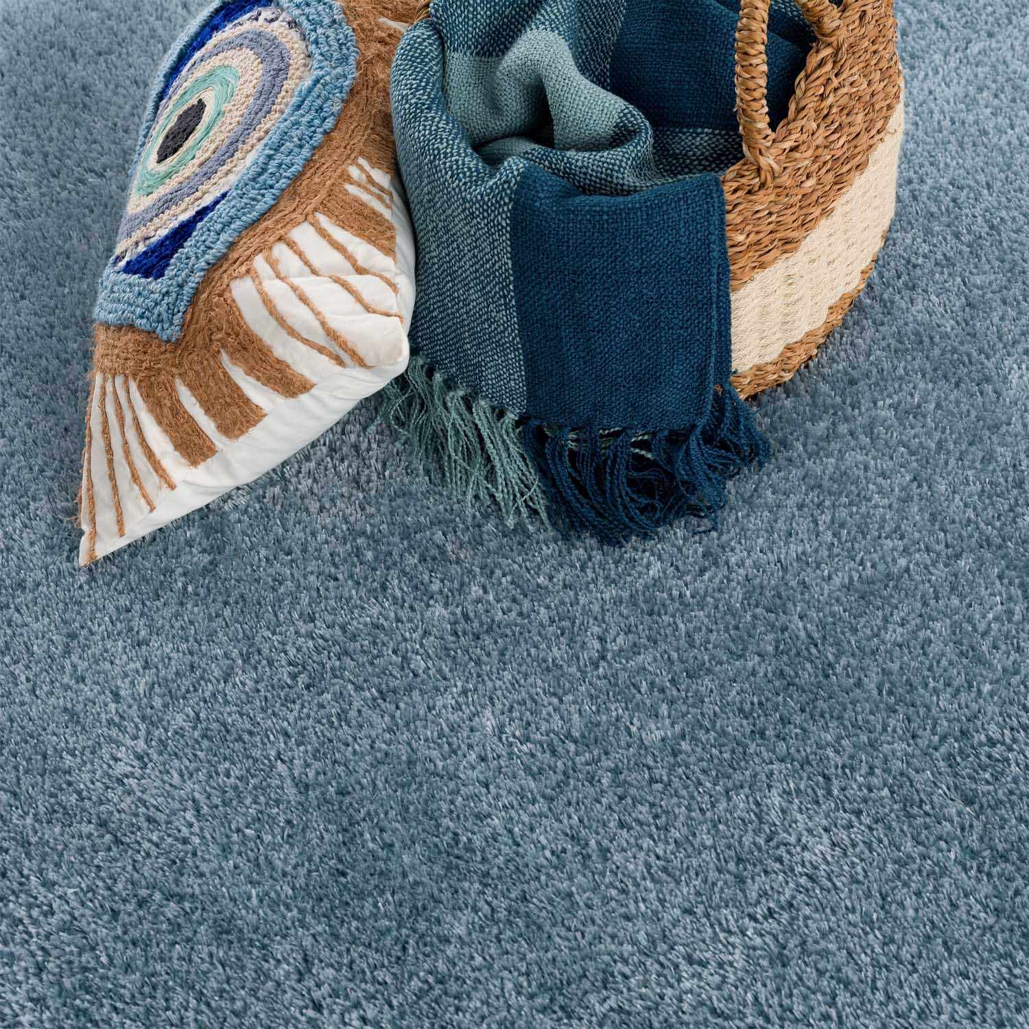 Alfombra de felpa azul sólida Heavenly - Liquidación