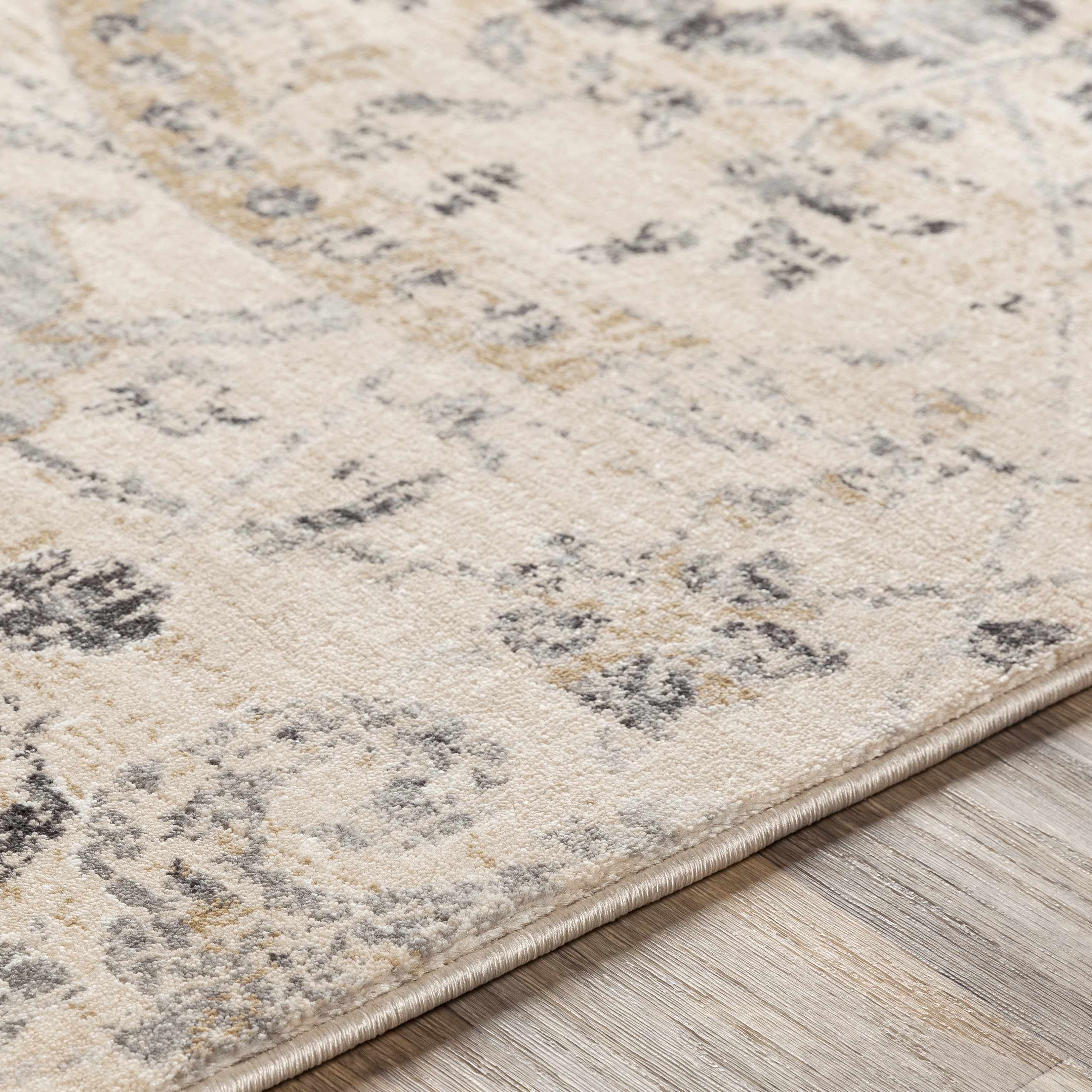 Alfombra beige estilo georgiano