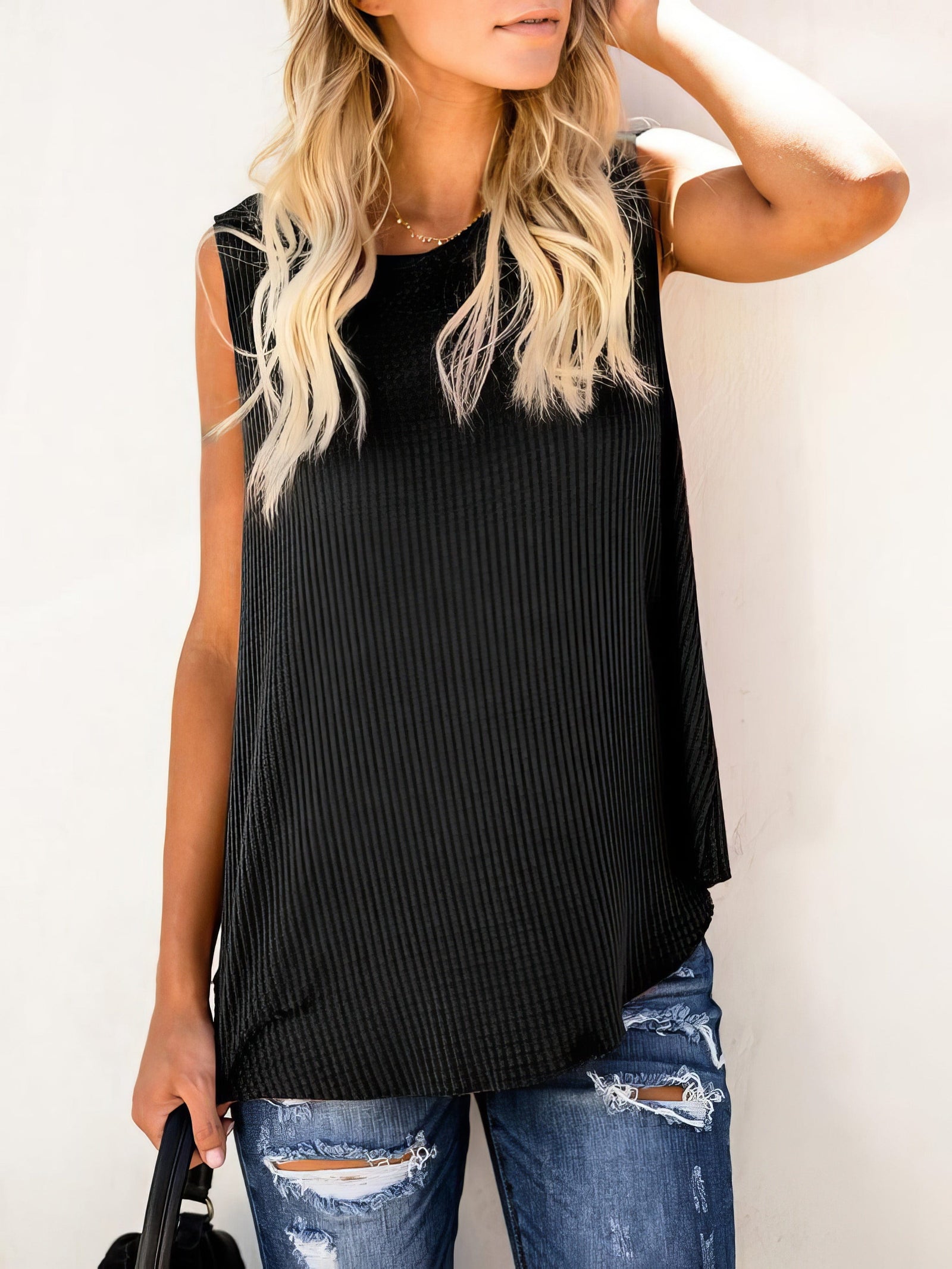 Solid Color Sleeveless Shirt