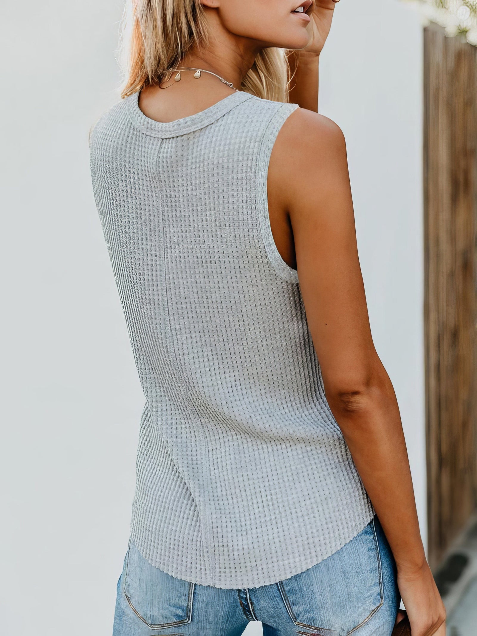 Solid Color Sleeveless Shirt