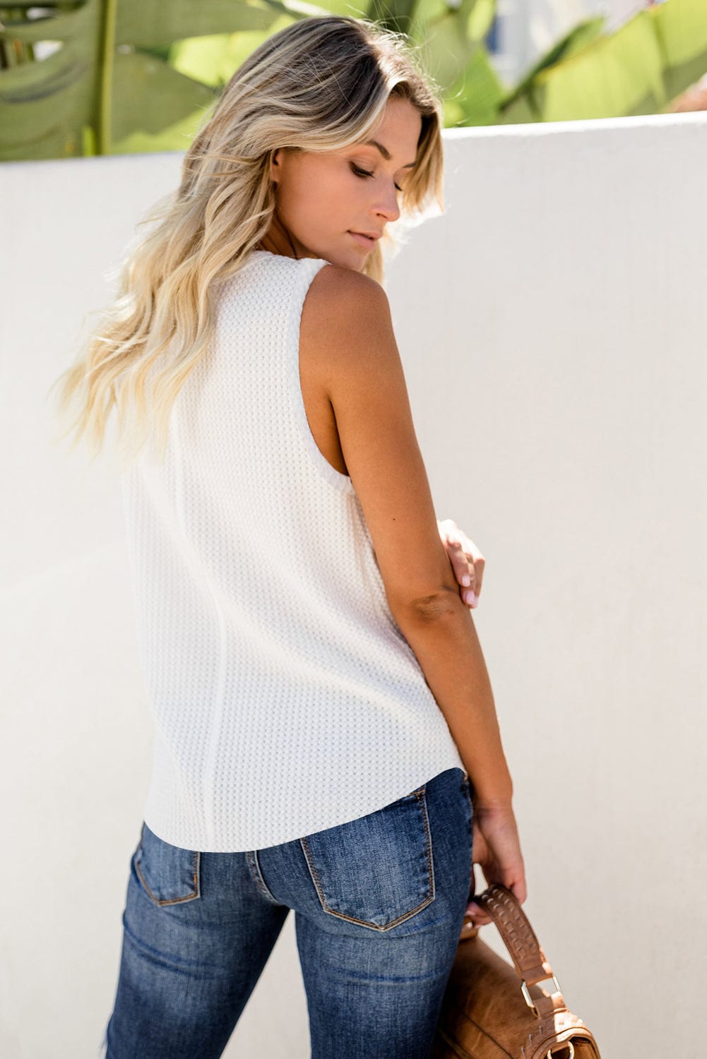 Solid Color Sleeveless Shirt