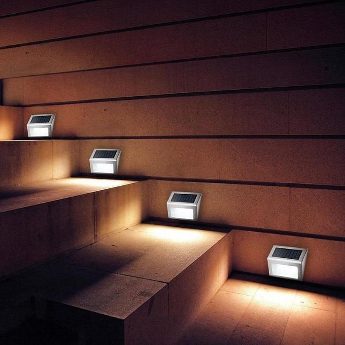 Luces LED solares para escalones de acero inoxidable | Encendido y apagado automático desde el anochecer hasta el amanecer | (Modelo 2024) 