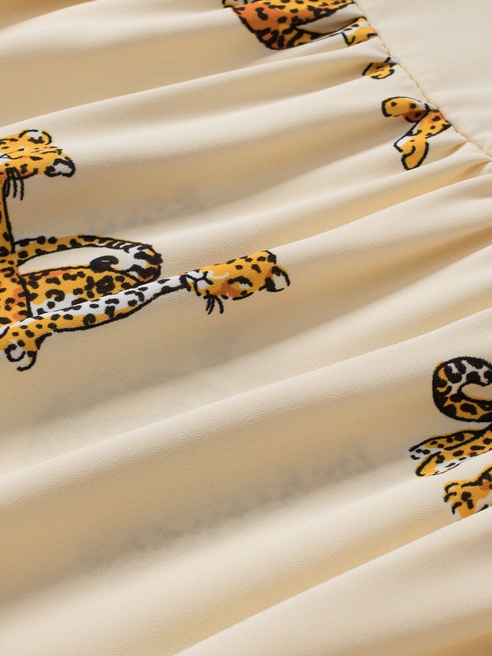 Chic Leopard Print Top