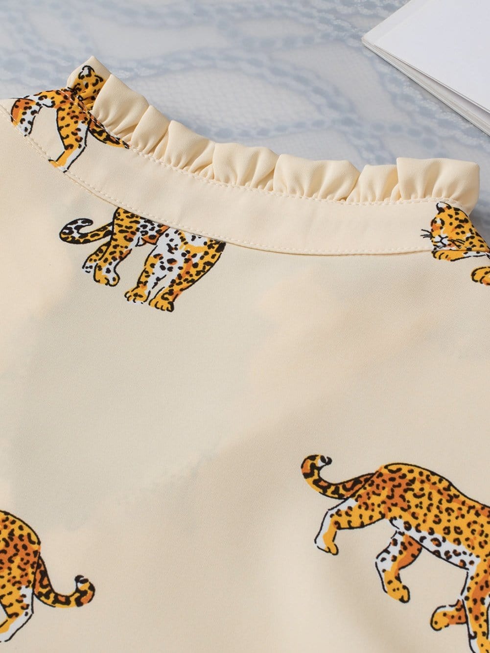 Chic Leopard Print Top