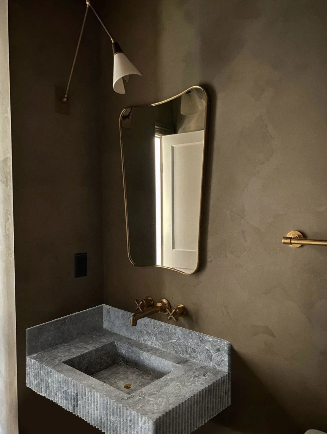 Lavabo de baño rectangular de mármol gris Tundra para montaje en pared con protector contra salpicaduras de 6