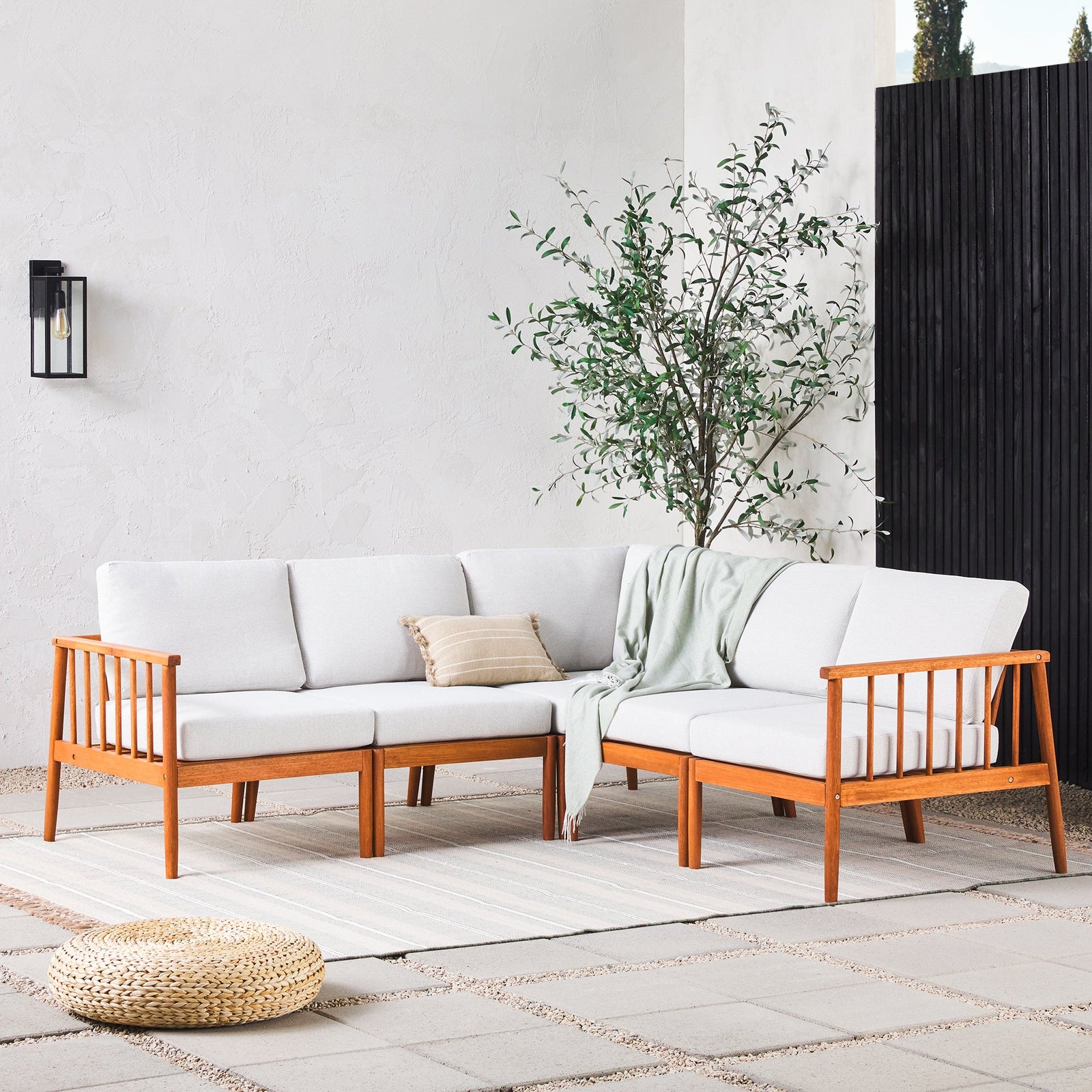 Conjunto modular moderno de 5 piezas en forma de L para exteriores de madera maciza con husillo