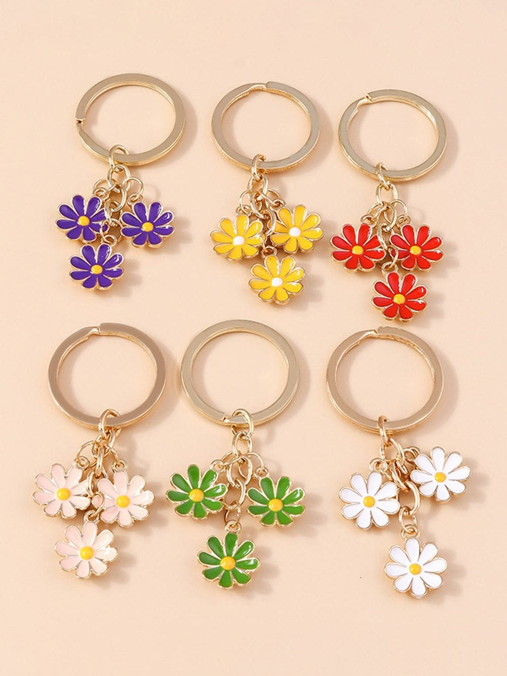 Dainty White Daisy Keychain Decor
