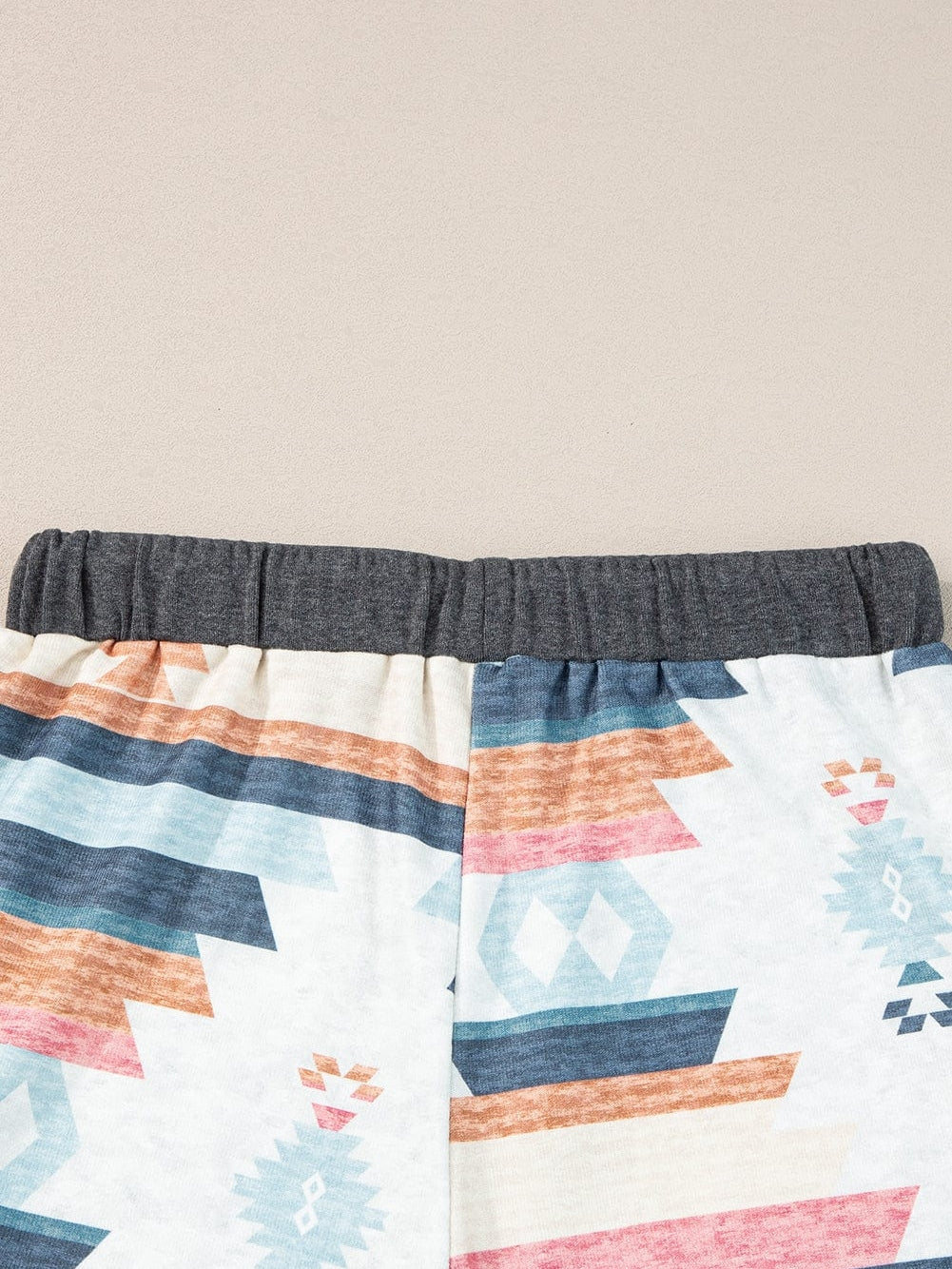 White Geometric Print Drawstring Waist Casual Shorts