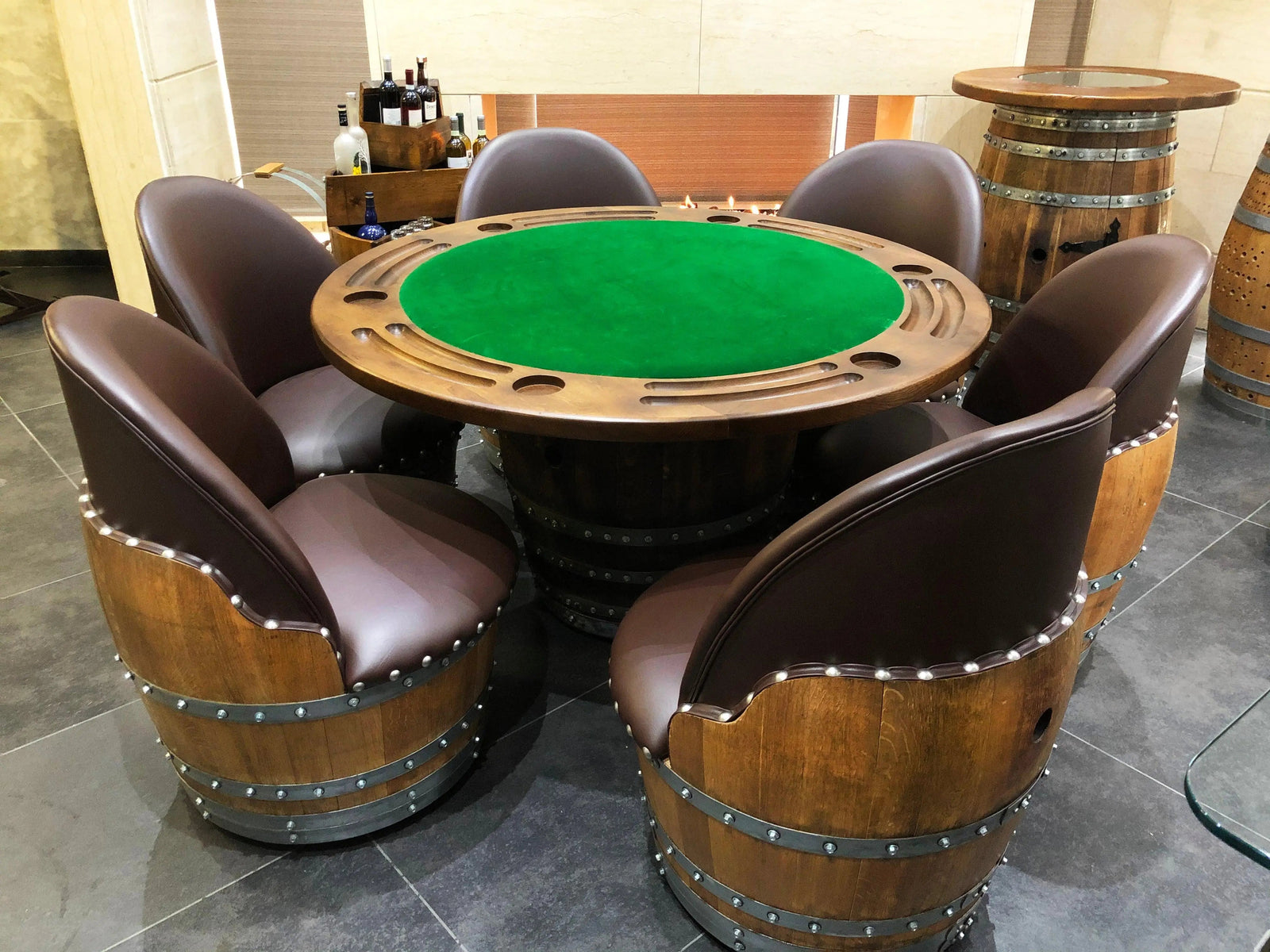 Silla de barril de roble marrón, hecha a mano, hecha de barril de vino y whisky, con almacenamiento oculto, tapizada de espuma viscoelástica y ruedas móviles.