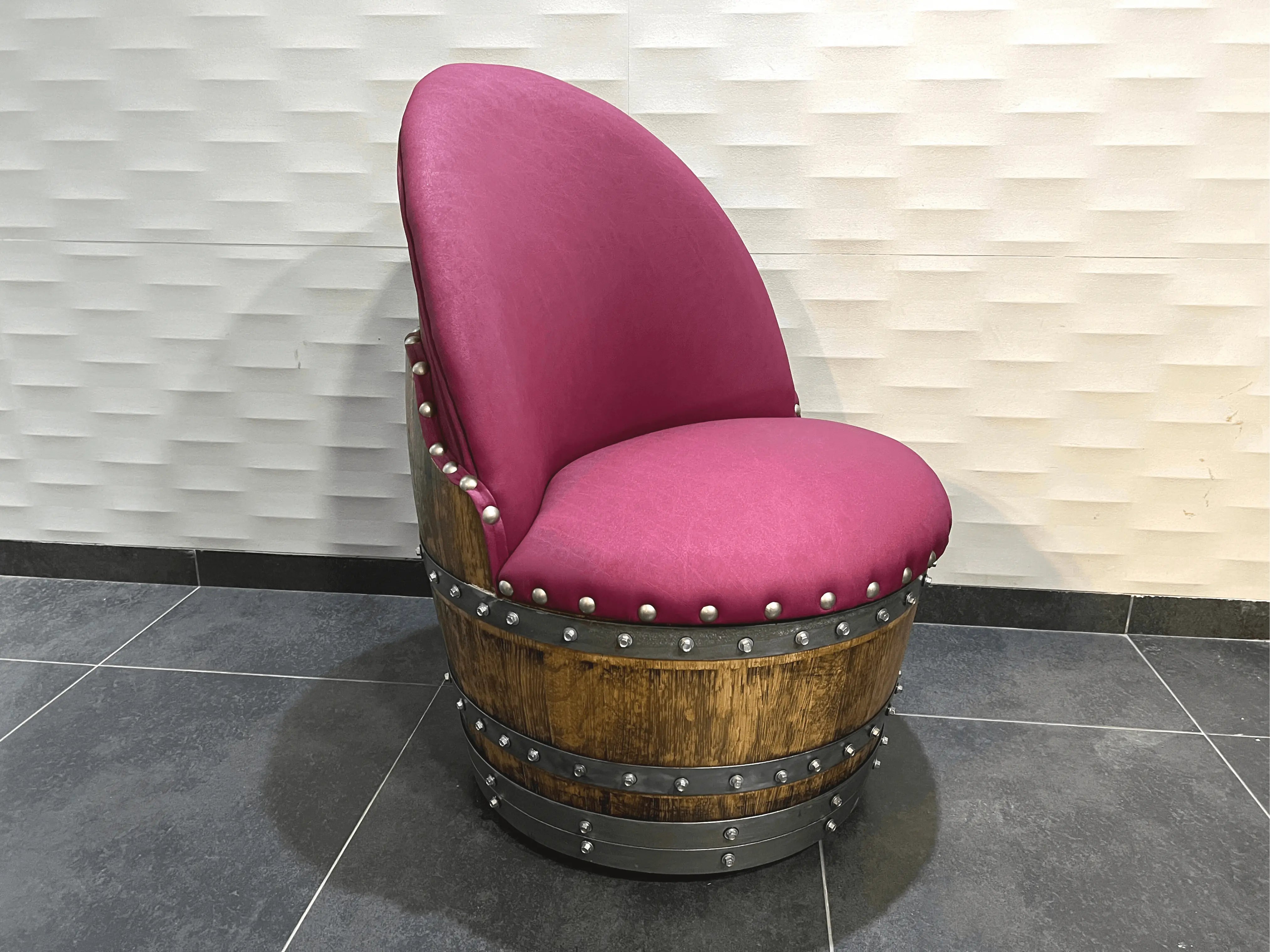 Silla de barril de roble color borgoña y baya, hecha a mano, hecha de barril de vino y whisky, con almacenamiento oculto, tapizado de espuma viscoelástica y ruedas móviles.