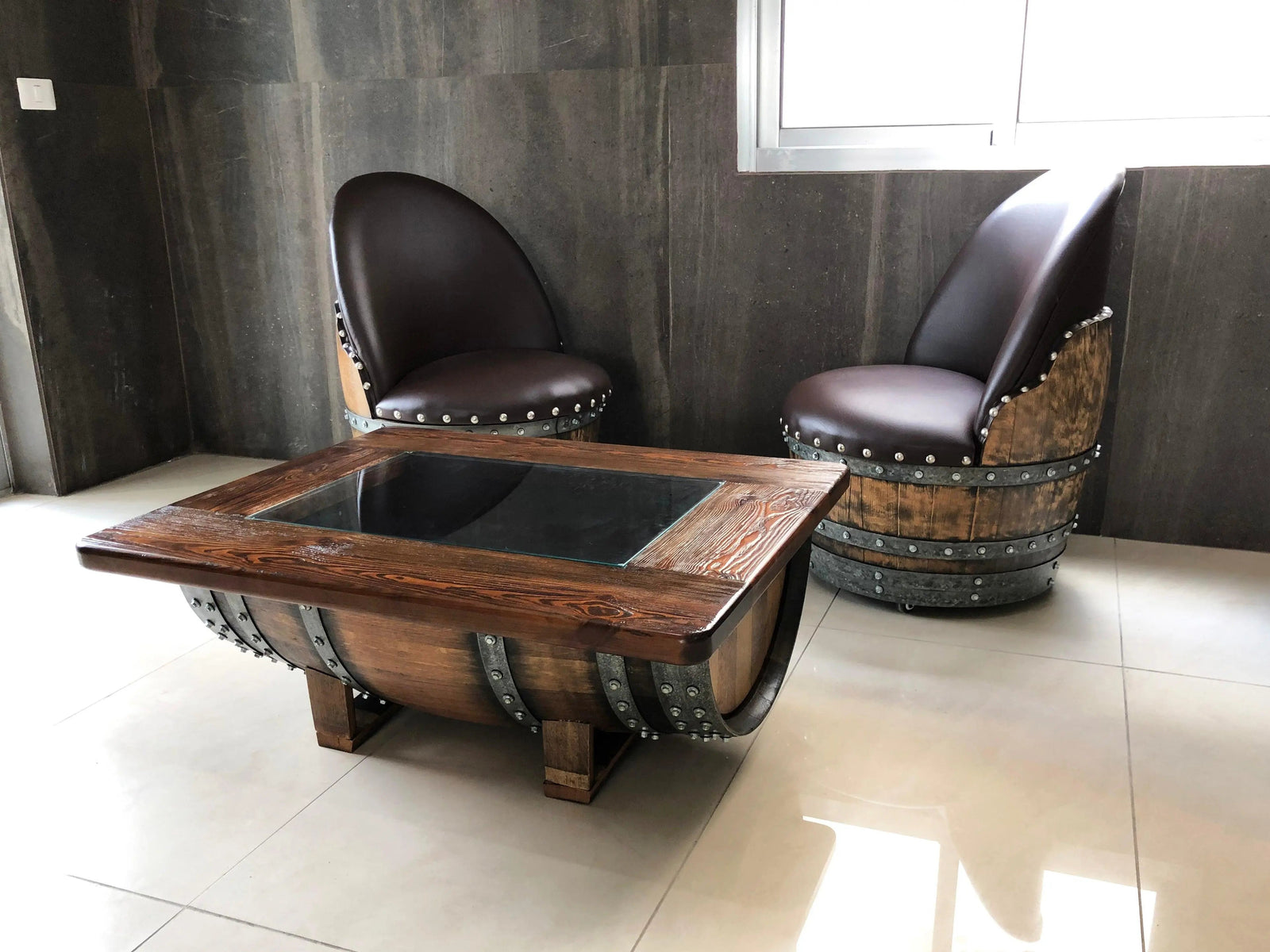 Mesa de centro de barril con tapa de cristal extraíble - Mesa de almacenamiento de barril de vino, whisky y bourbon - Muebles rústicos