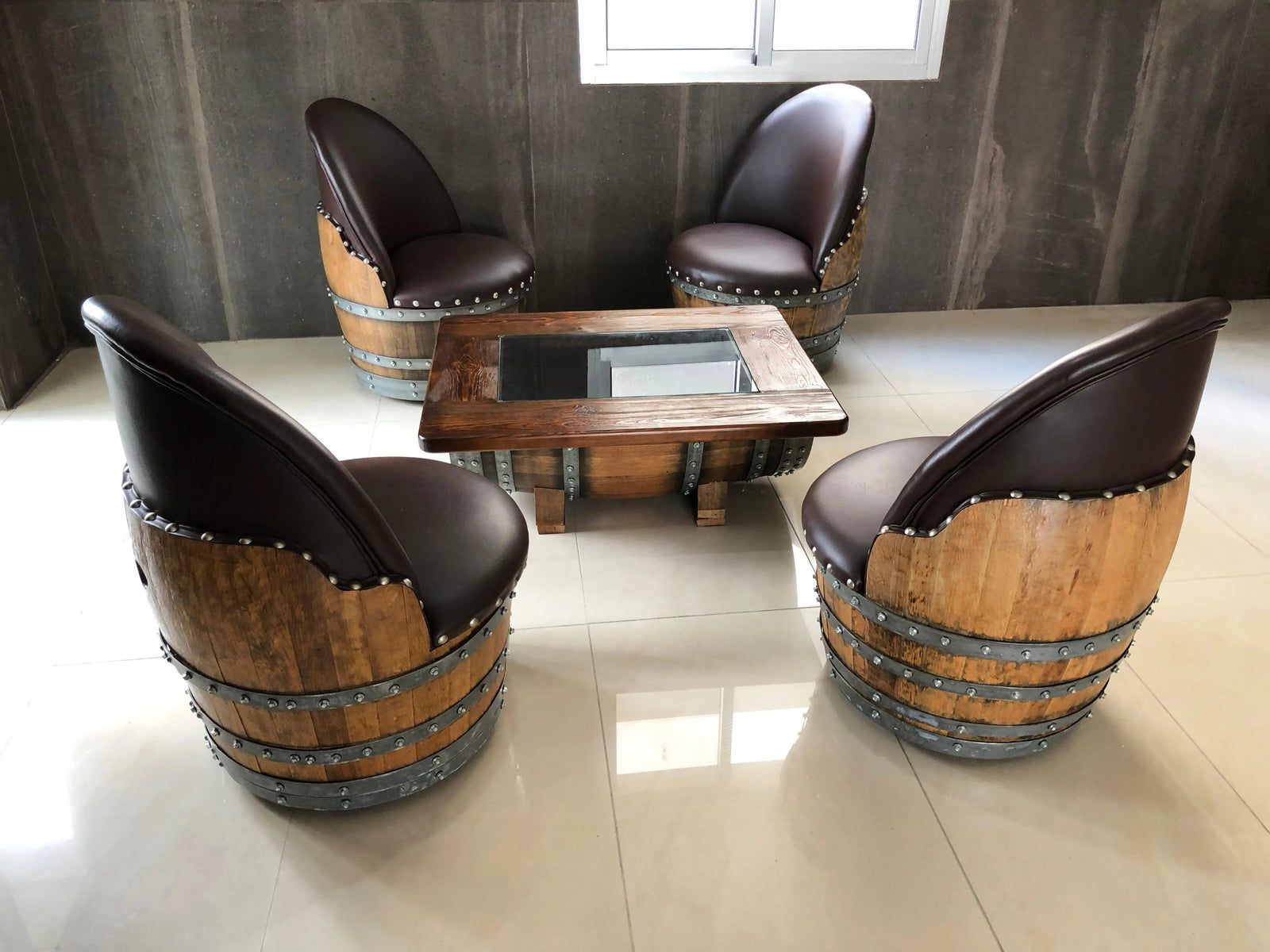 Mesa de centro de barril con tapa de cristal extraíble - Mesa de almacenamiento de barril de vino, whisky y bourbon - Muebles rústicos