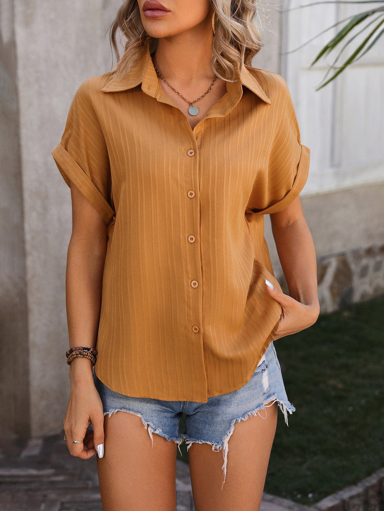 Loose-Fitting Floral Blouse