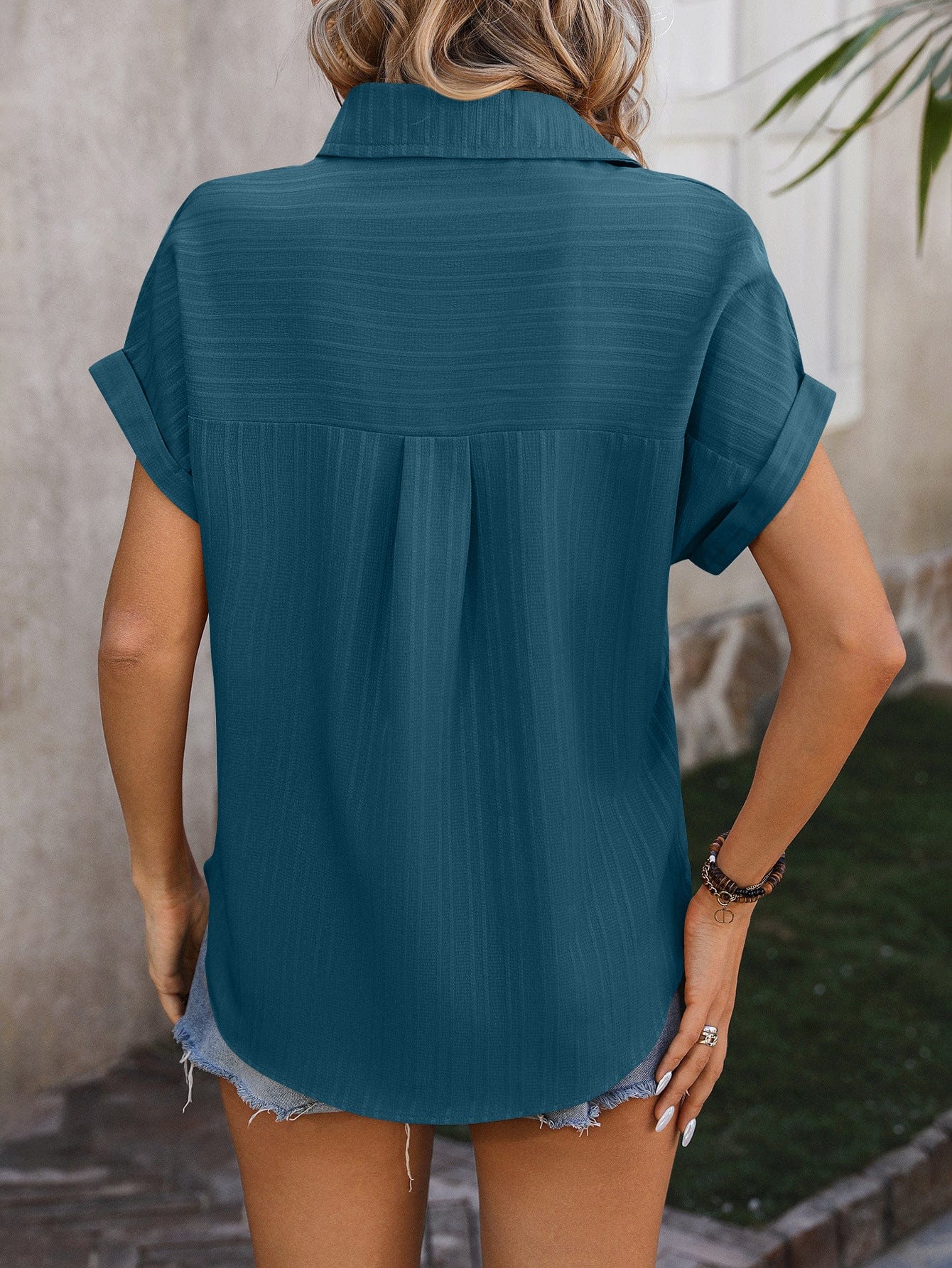 Loose-Fitting Floral Blouse